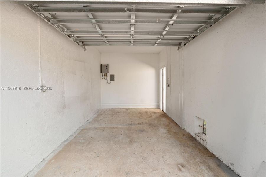 Image 33 of a home in Harmony Parc.