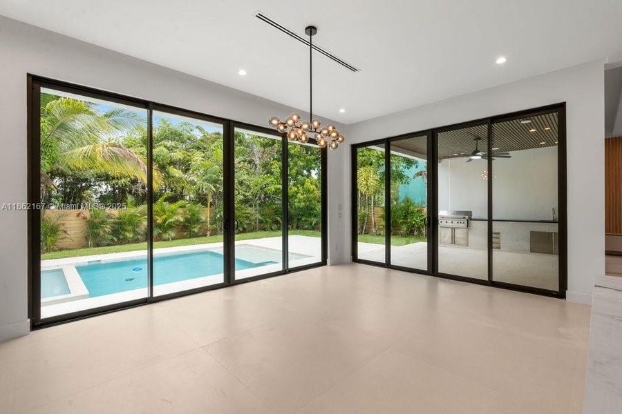 Spacious, unfurnished interior of a new home in , Fort Lauderdale (Image 18).