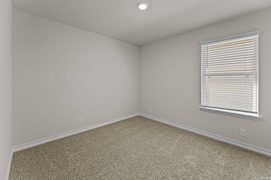 Spacious, unfurnished interior of a new home in Brookstone Creek, San Antonio (Image 10).