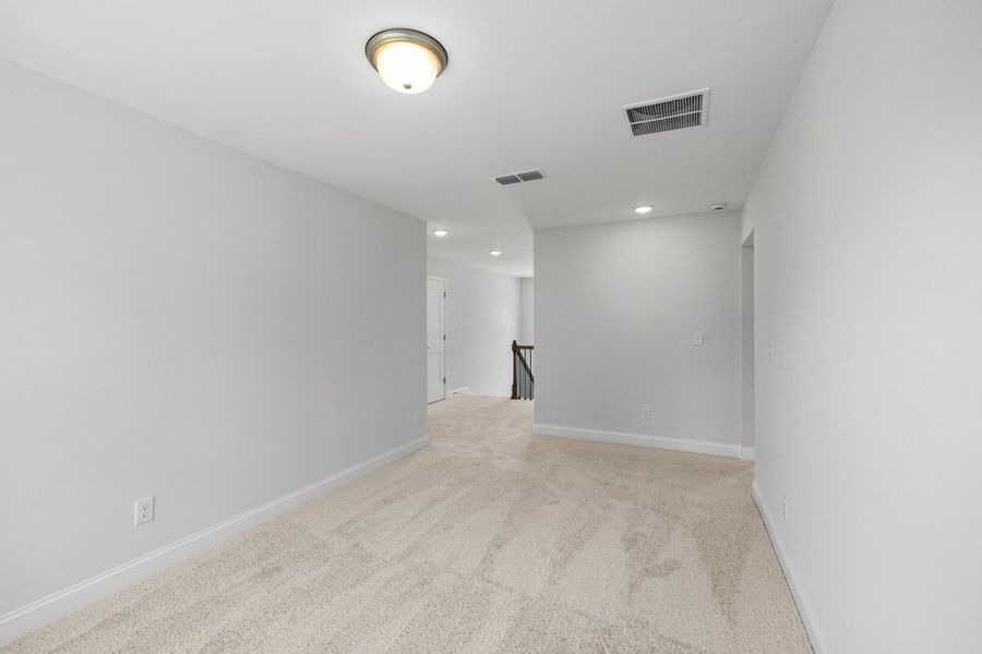 Representative unfurnished interior of a home built from the Charlton by UnionMain Homes in Austin Springs, Bethlehem (Image 18).