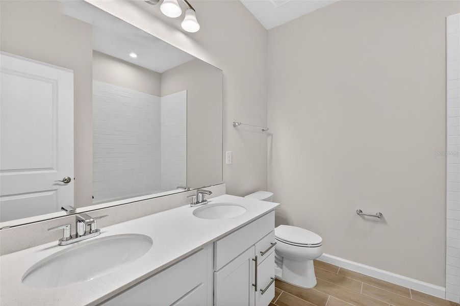 Furnished interior view inside a new home in , Lady Lake (Image 15).