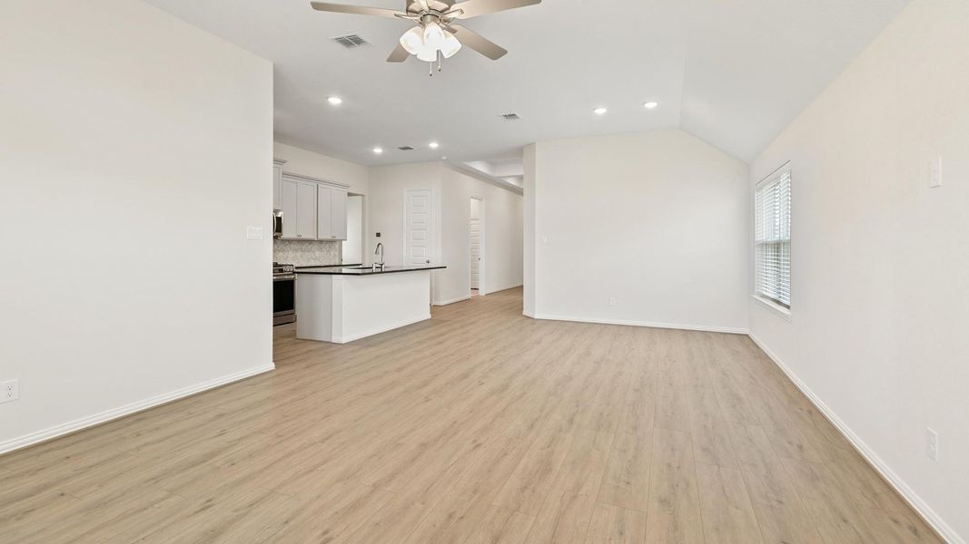 photos of similar floorplans, not pictures of actual home. photos of similar floorplans, not pictures of actual home.