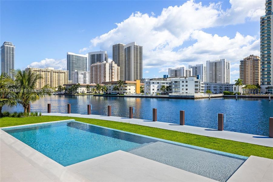 Condo located in Hallandale Beach, FL showcasing its design and architecture (Image 6).