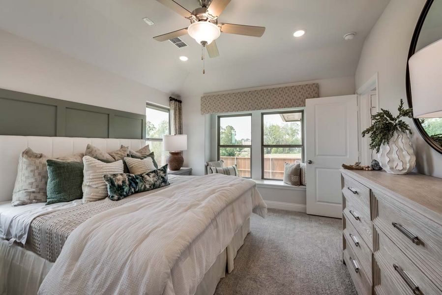 Representative furnished interior of a home built from the Melrose by Pacesetter Homes in Elevon, Lavon (Image 18).