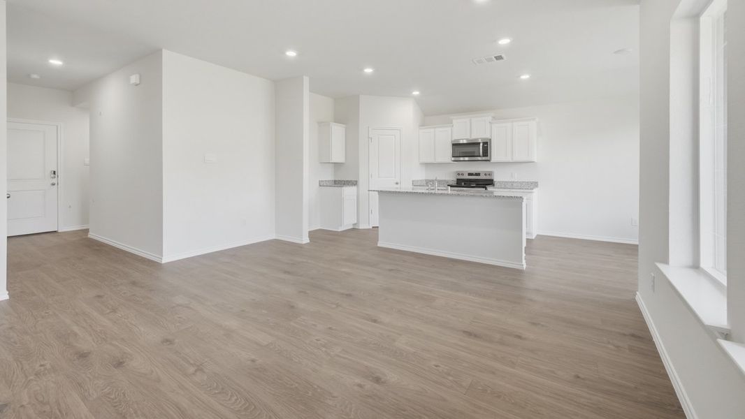 Spacious, unfurnished interior of a new home in Riverfield, Josephine (Image 10).