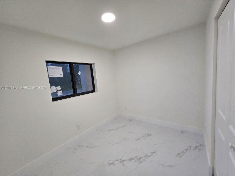 Spacious, unfurnished interior of a new home in , Lehigh Acres (Image 16).