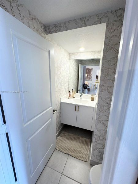 Furnished interior view inside a new home in , Doral (Image 16).