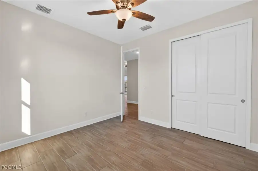 Spacious, unfurnished interior of a new home in Cape Coral, Cape Coral (Image 29).