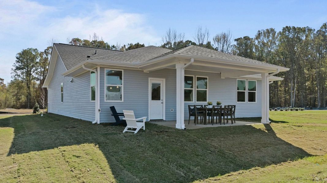 Representative exterior details of a home built from the The Phoenix by Davidson Homes LLC in Ivy Glen, Perry (Image 3).