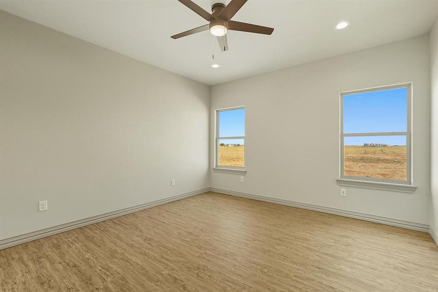Spacious, unfurnished interior of a new home in , Hawley (Image 18).