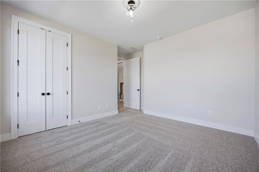 Spacious, unfurnished interior of a new home in Yellowstone Farms, Cumming (Image 23).