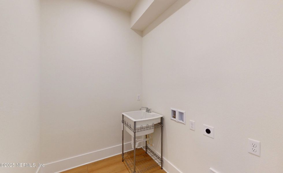 Image 13 of a home in Amelia National.