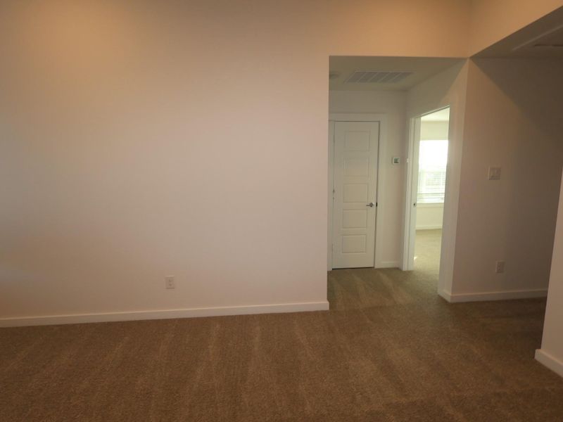 Spacious, unfurnished interior of a new home in Summerview, Fulshear (Image 16). Spacious, unfurnished interior of a new home in Summerview, Fulshear (Image 16).