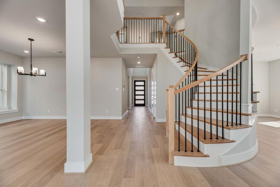 Spacious, unfurnished interior of a new home in Providence Cove, McKinney (Image 12).