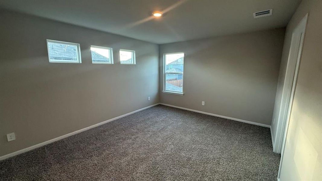 Spacious, unfurnished interior of a new home in Orchard Village, Fort Worth (Image 9). Spacious, unfurnished interior of a new home in Orchard Village, Fort Worth (Image 9).