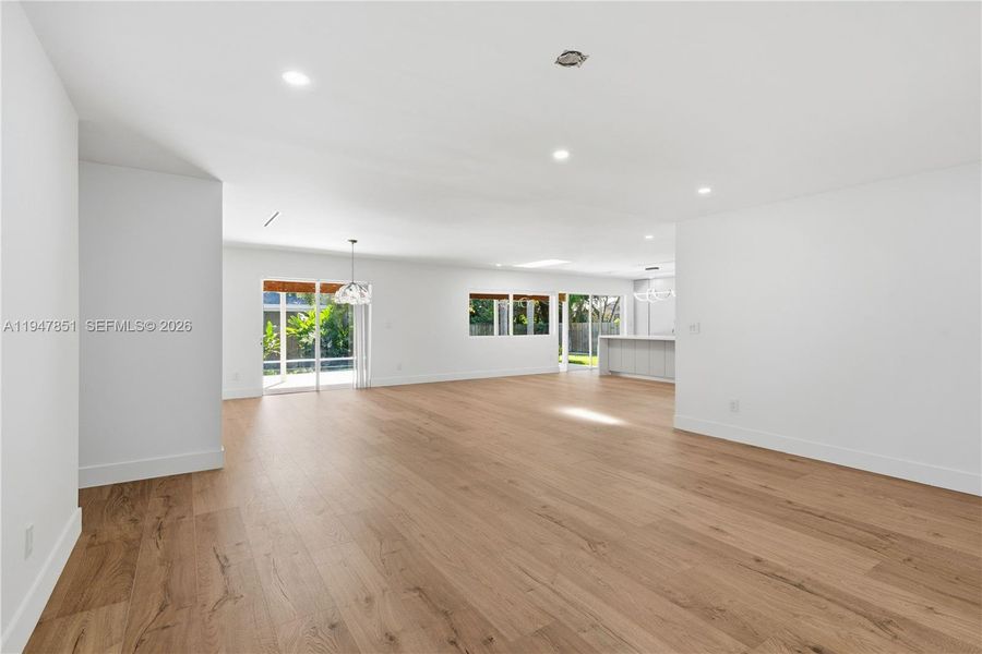 Spacious, unfurnished interior of a new home in , Palmetto Bay (Image 13).