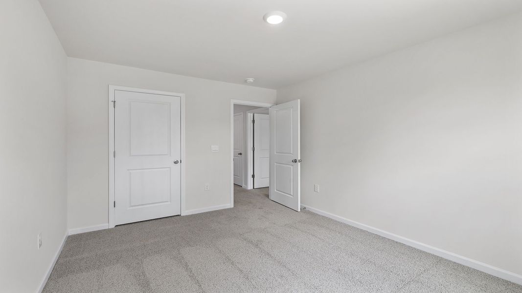 Spacious, unfurnished interior of a new home in Cedar Gap, Fountain Inn (Image 21).