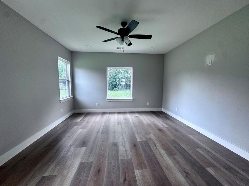 Spacious, unfurnished interior of a new home in , Bay City (Image 14).