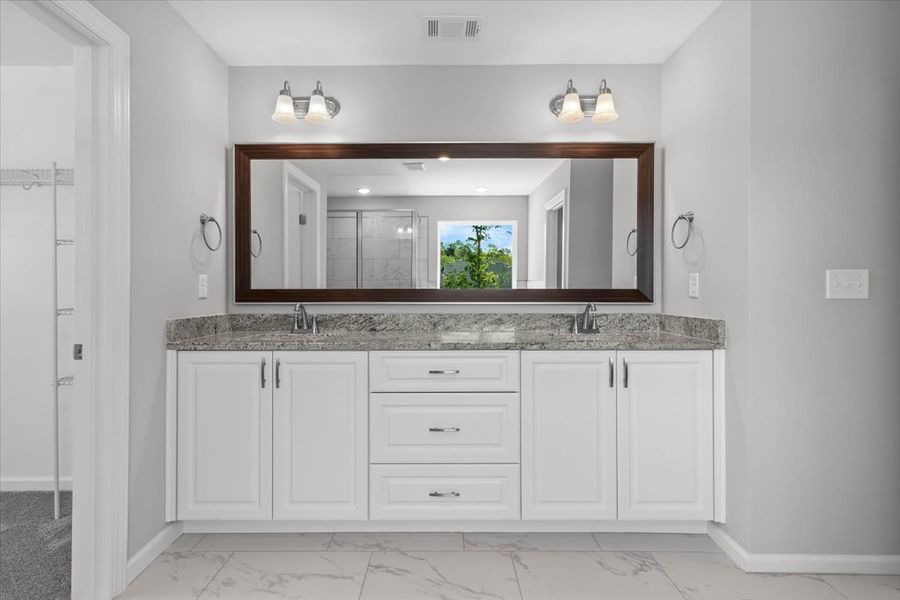 Primary Bathroom | 823 Elsie Drive, Ensuite with Walk-In Closet