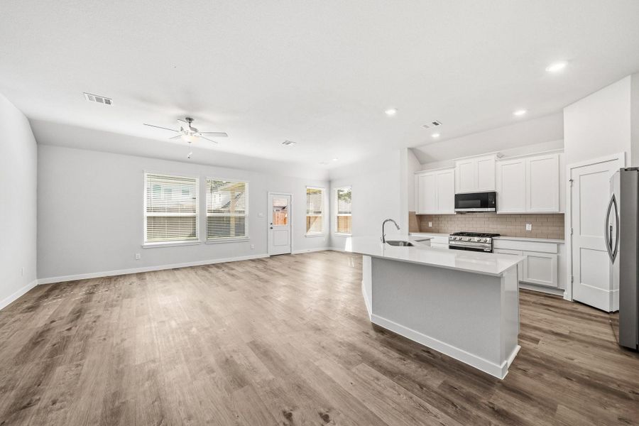 Spacious, unfurnished interior of a new home in Audubon, Magnolia (Image 19). Spacious, unfurnished interior of a new home in Audubon, Magnolia (Image 19).