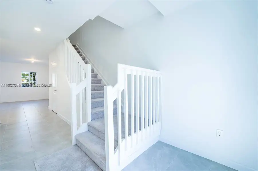 Spacious, unfurnished interior of a new home in , Pembroke Park (Image 13).