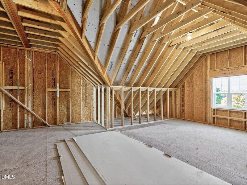 035-1280x960-unfinished-area