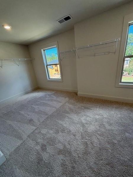 Image 28 of a home in Le Jardin.