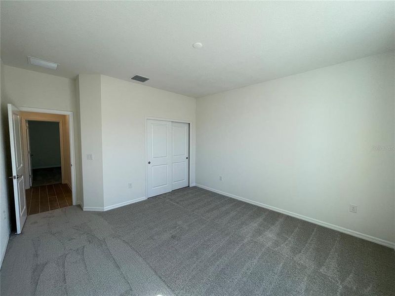 Spacious, unfurnished interior of a new home in Angeline, Land O' Lakes (Image 26).