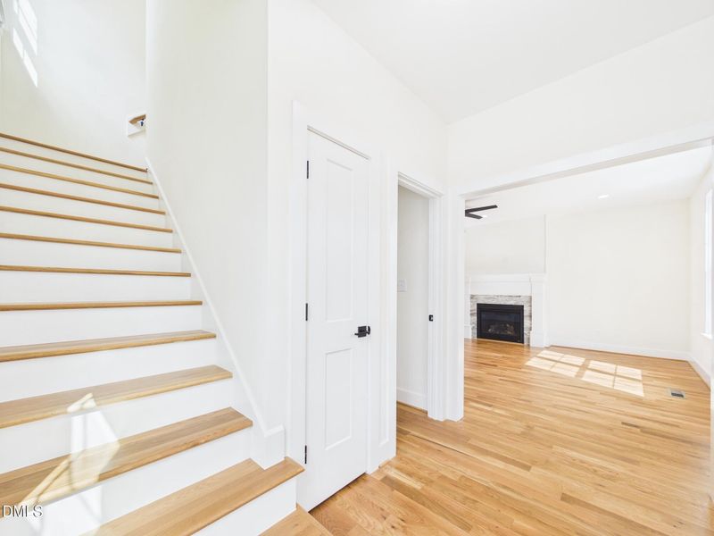 CAM01608G0-PR0128-STILL019