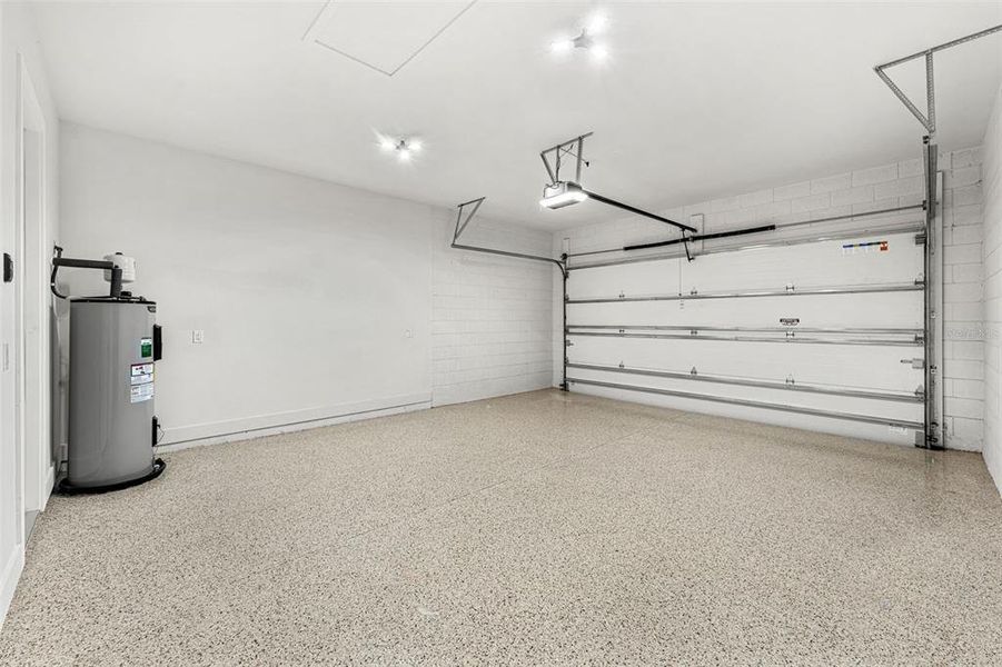 Spacious, unfurnished interior of a new home in , Cocoa (Image 36).