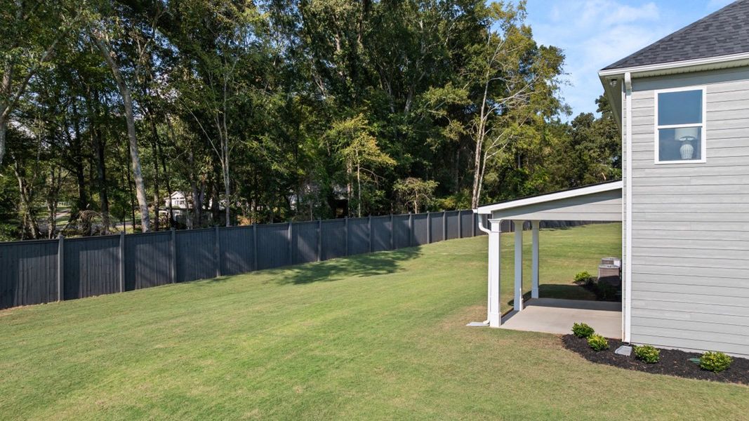 Representative exterior details of a home built from the Halton by D.R. Horton in Jackson Landing, Jefferson (Image 27).