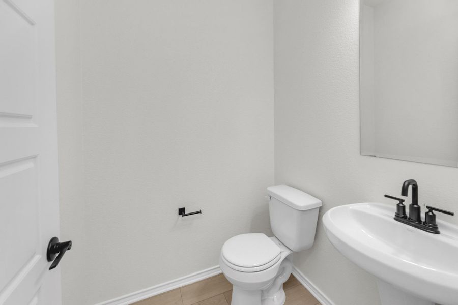 Furnished interior view inside a new home in Overlook Ranch, Georgetown (Image 15).
