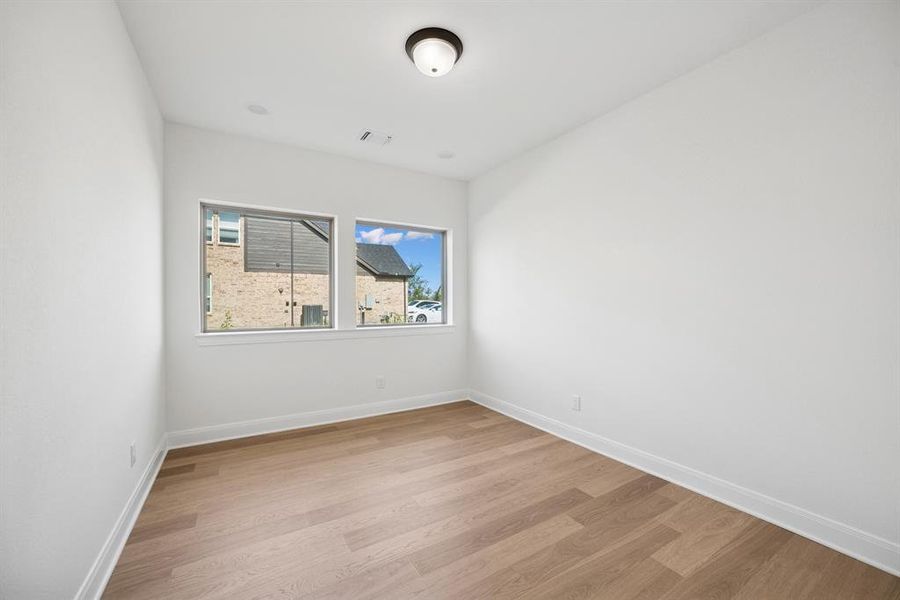 Spacious, unfurnished interior of a new home in Creekshaw – Gardens, Royse City (Image 17). Spacious, unfurnished interior of a new home in Creekshaw – Gardens, Royse City (Image 17).