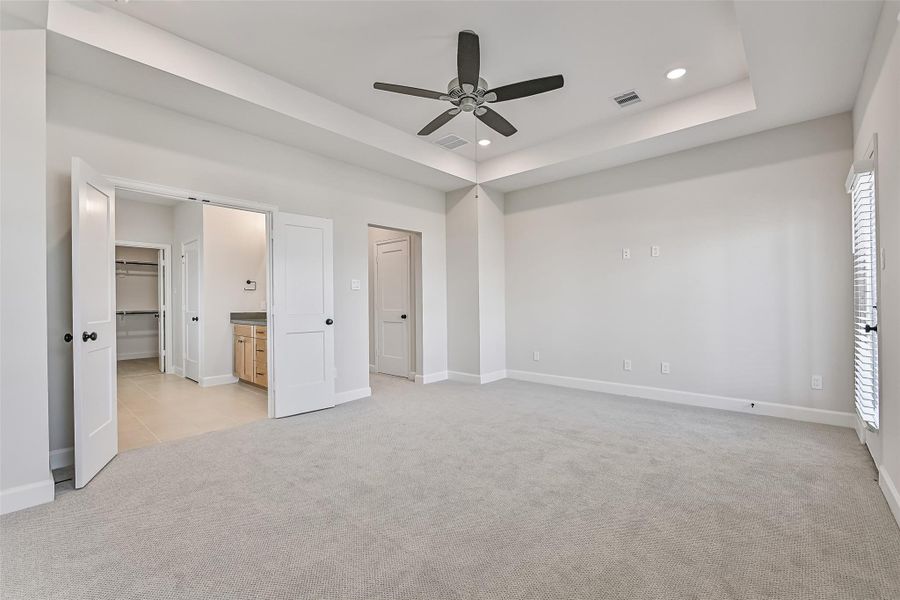 Spacious, unfurnished interior of a new home in Pearland Old Townsite, Pearland (Image 37).