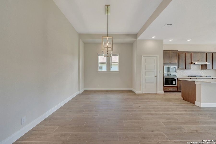 Spacious, unfurnished interior of a new home in The Crossvine 55’, Schertz (Image 32).