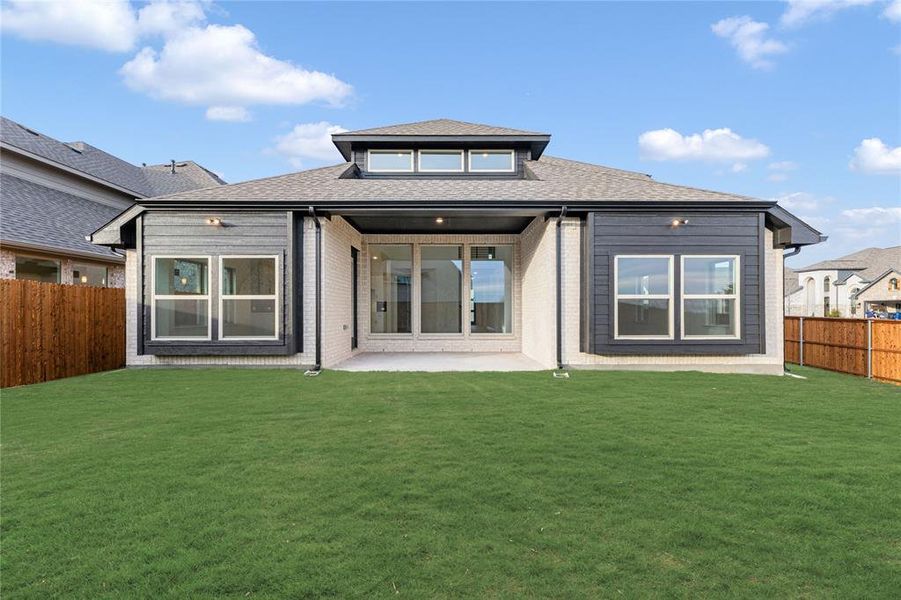 Exterior details and patio area of a home in Willow Wood, McKinney (Image 24).