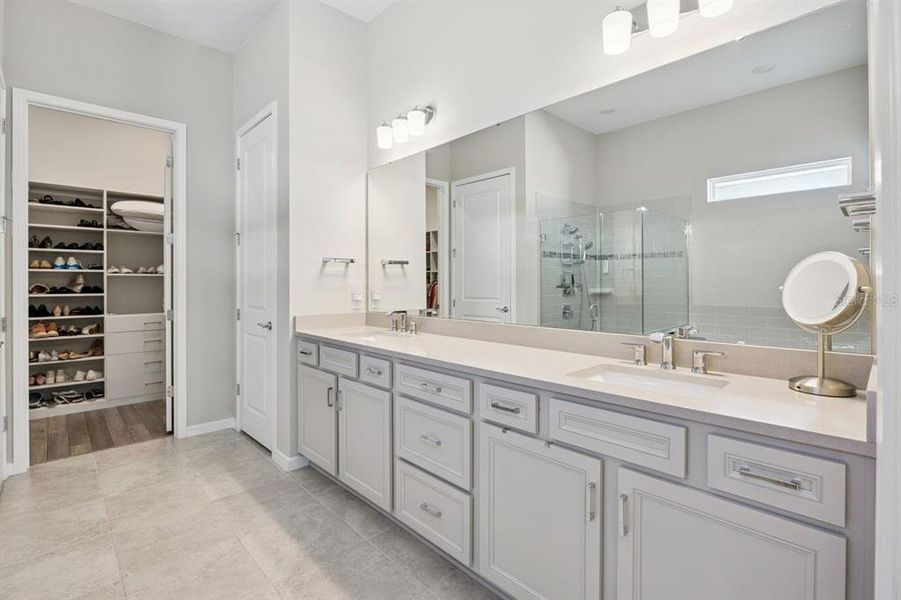 Furnished interior view inside a new home in , Winter Garden (Image 18).
