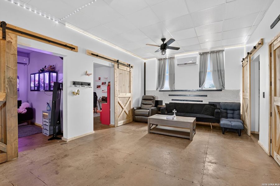 Furnished interior view inside a new home in , Floresville (Image 7).