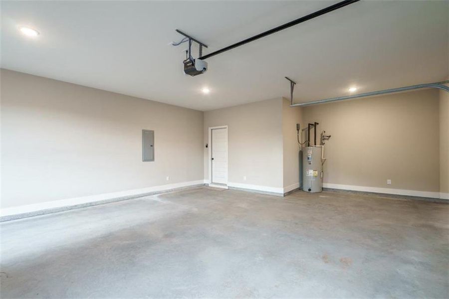 Spacious, unfurnished interior of a new home in , Social Circle (Image 43).