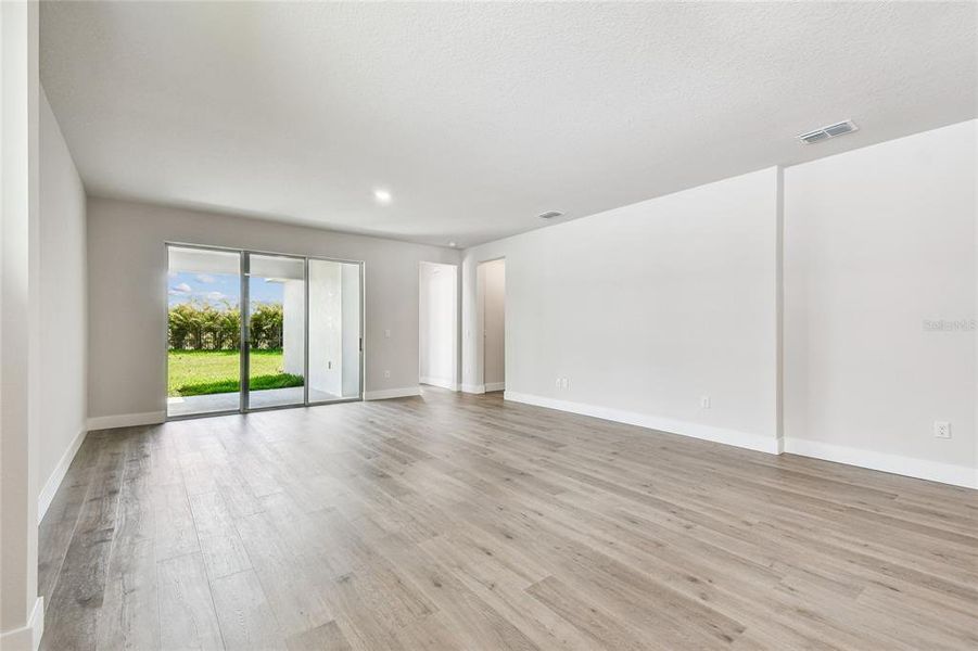 Spacious, unfurnished interior of a new home in North River Ranch – Garden Series, Parrish (Image 38).