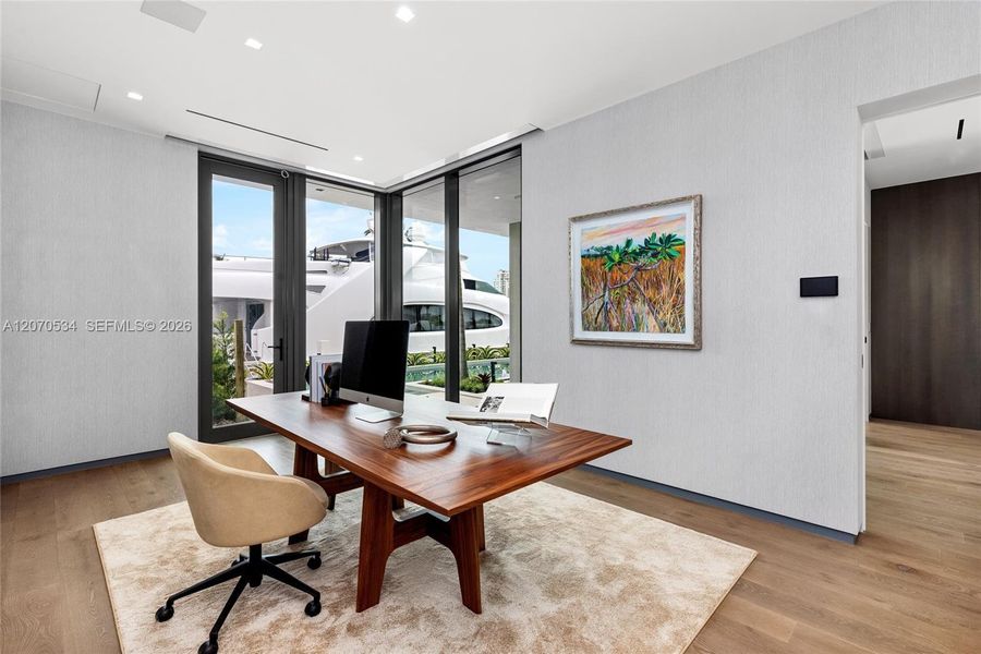 Furnished interior view inside a new home in , Fort Lauderdale (Image 8).