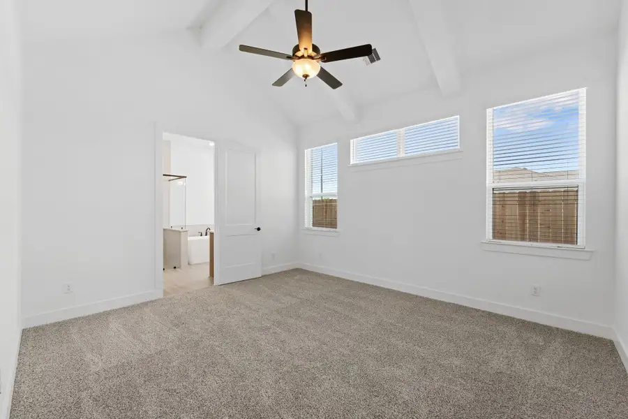 Spacious, unfurnished interior of a new home in Riceland, Mont Belvieu (Image 6).