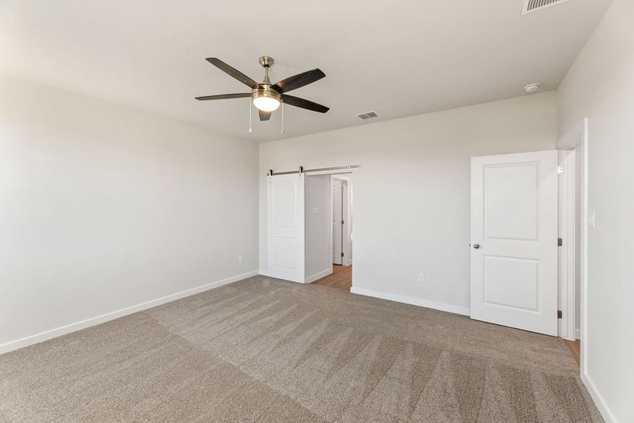 Representative unfurnished interior of a home built from the Poinseta by Hakes Brothers in Hickory Ridge, Elmendorf (Image 28). Representative unfurnished interior of a home built from the Poinseta by Hakes Brothers in Hickory Ridge, Elmendorf (Image 28).