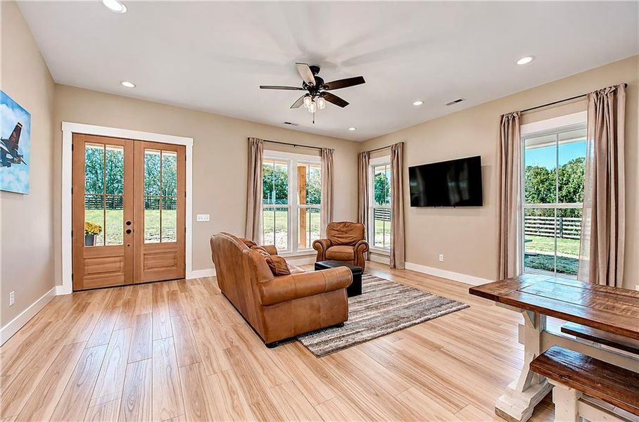 Furnished interior view inside a new home in , Calhoun (Image 50).