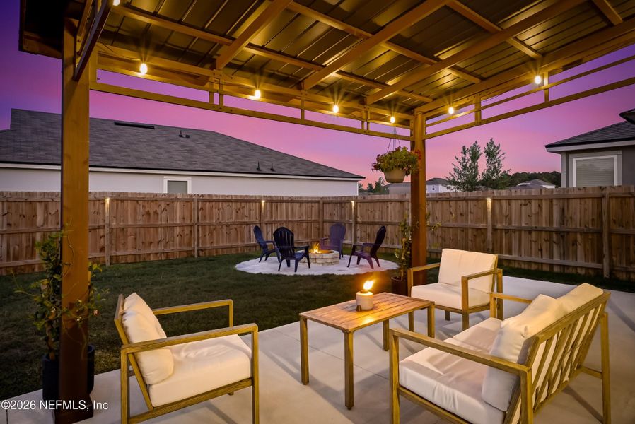 Exterior details and patio area of a home in , Jacksonville (Image 25).