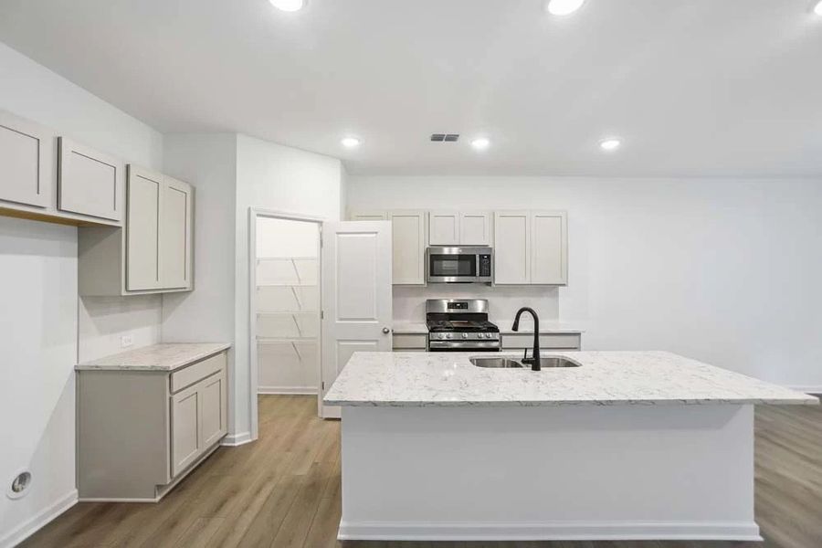 Sample Photo: Kitchen featuring Artisan Collection Finishes Sample Photo: Kitchen featuring Artisan Collection Finishes
