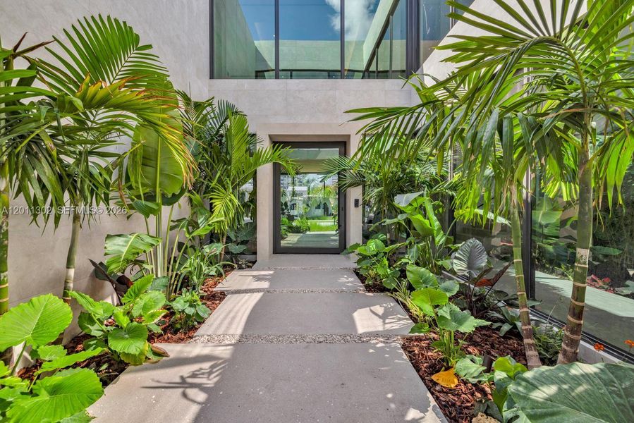 Exterior details and patio area of a home in , North Miami (Image 32).