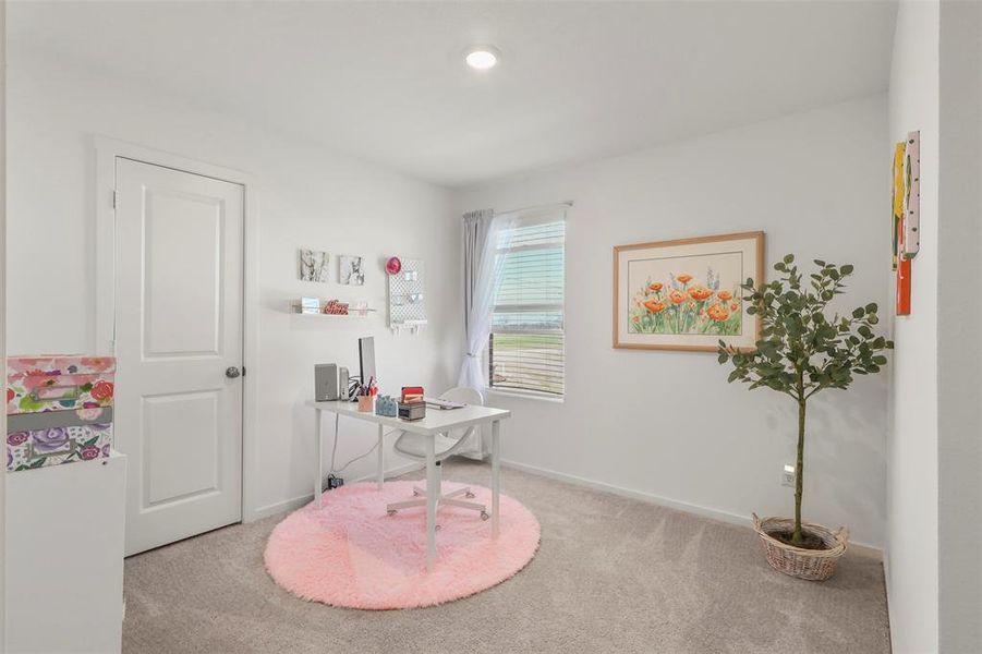 Furnished interior view inside a new home in Mobberly Farms, Pilot Point (Image 15).