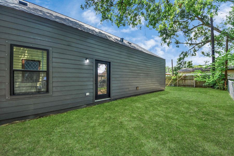 Front exterior of a new home in , Baytown, TX, highlighting curb appeal (Image 19).