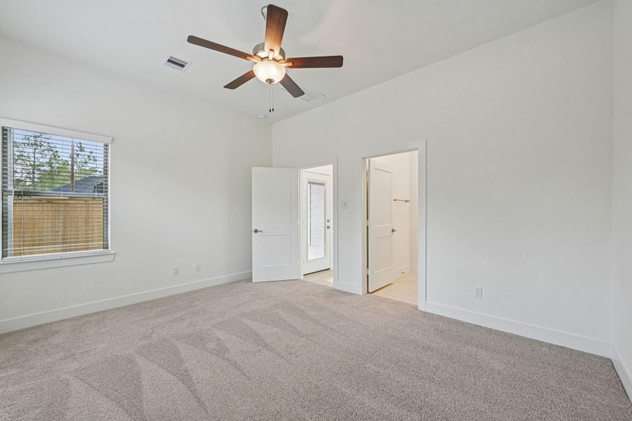 Spacious, unfurnished interior of a new home in Kresston, Montgomery (Image 28).